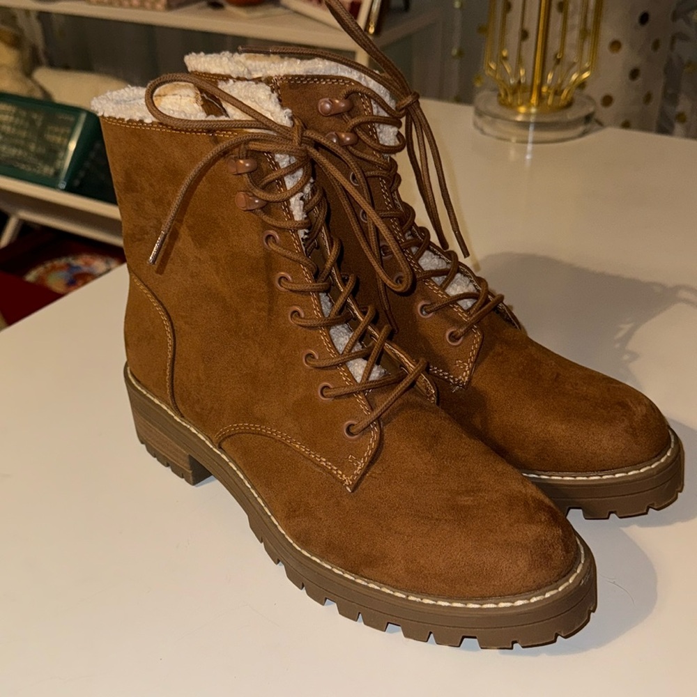 Winter Boots ~Brand New~ Size 10